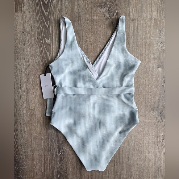 Nwt ONIA Michelle One Piece Swimsuit Size M - Picture 4 of 7
